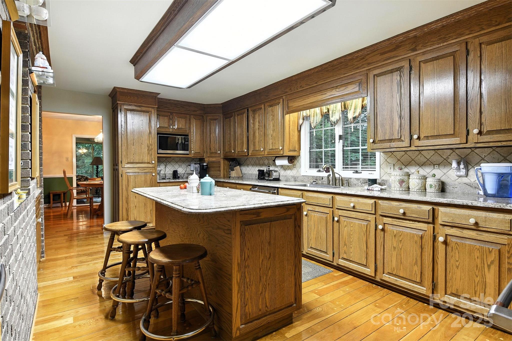 530 5th Street NW — Hickory