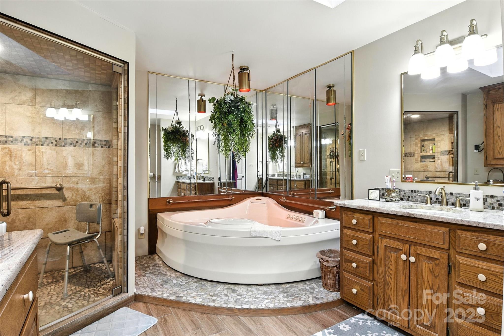 530 5th Street NW — Hickory