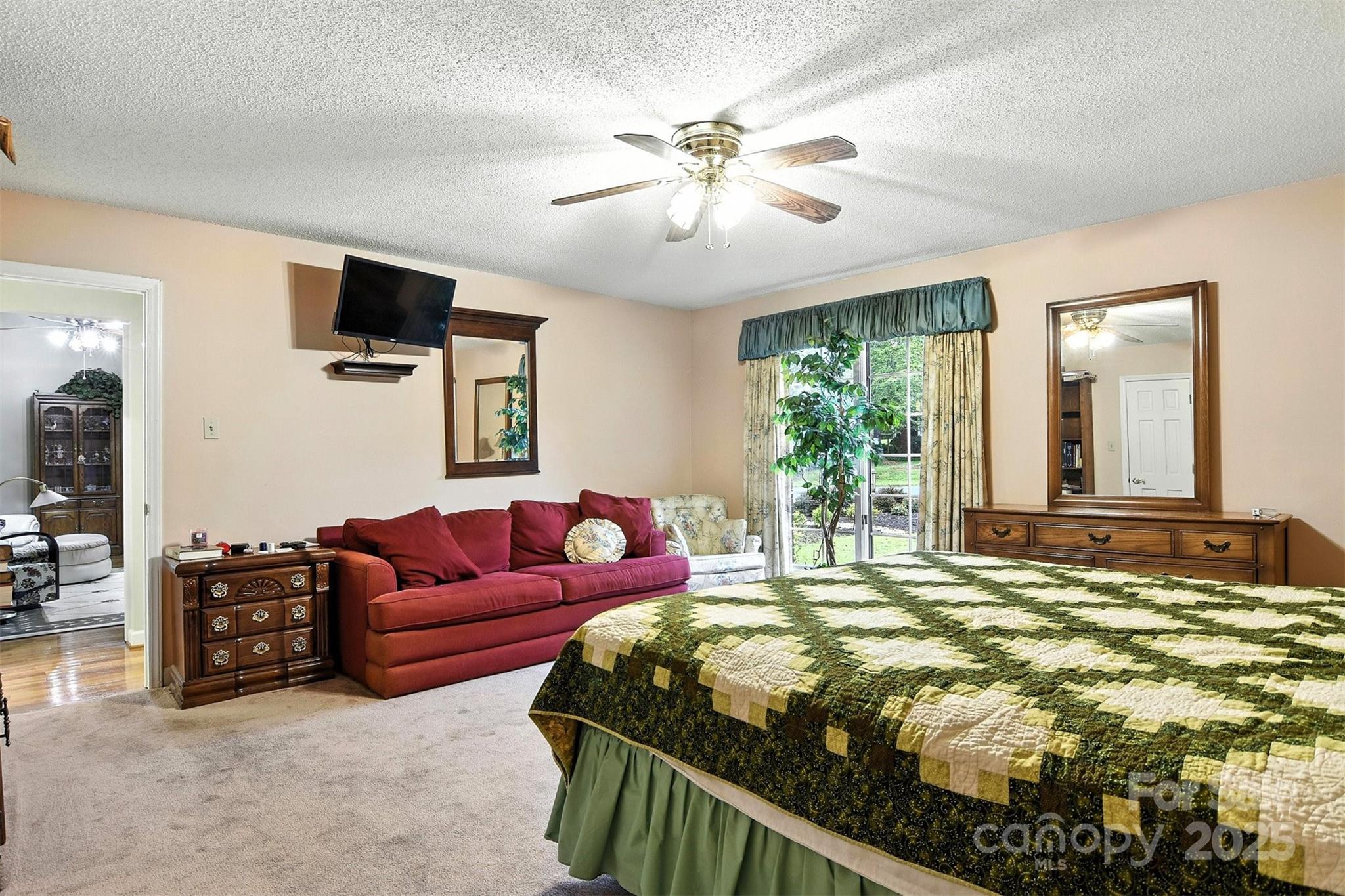 530 5th Street NW — Hickory