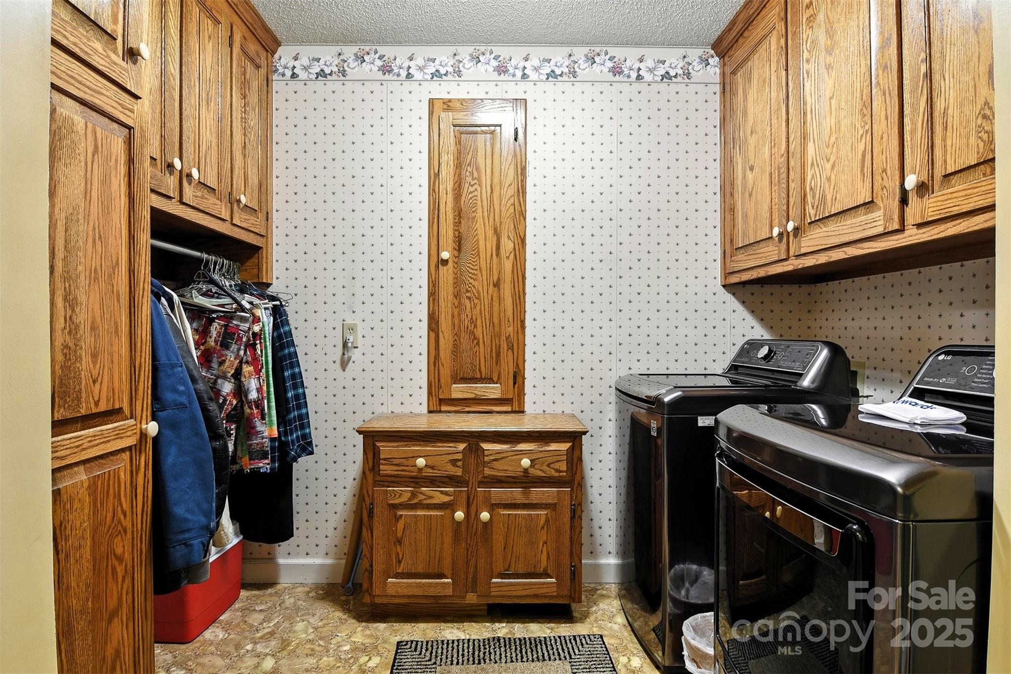 530 5th Street NW — Hickory