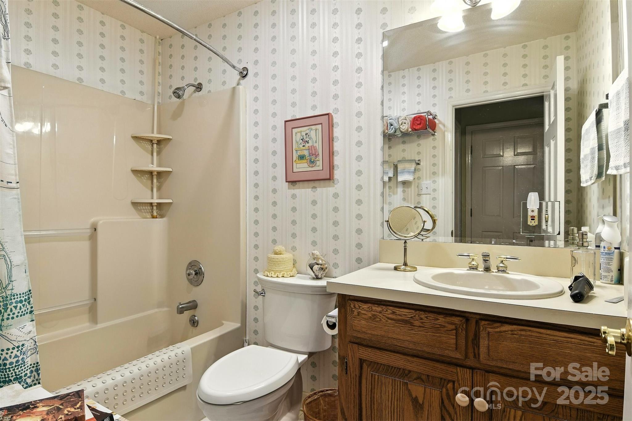 530 5th Street NW — Hickory