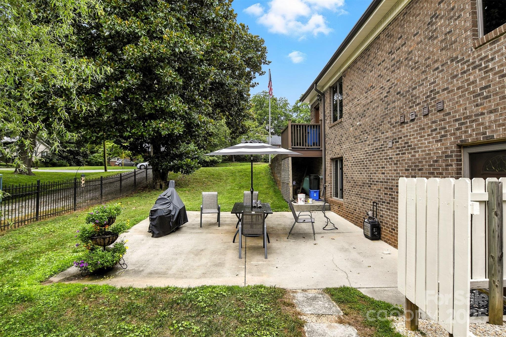 530 5th Street NW — Hickory