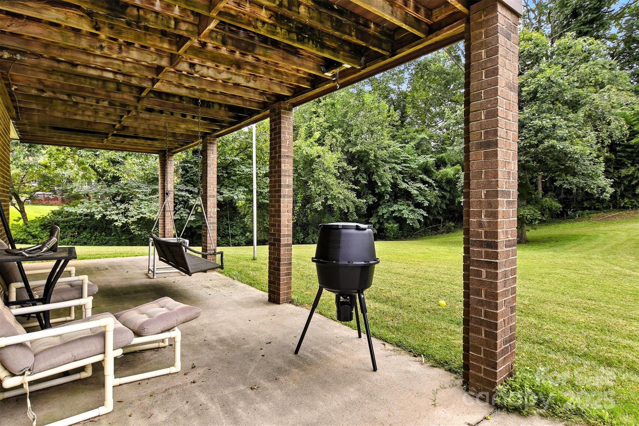 530 5th Street NW — Hickory