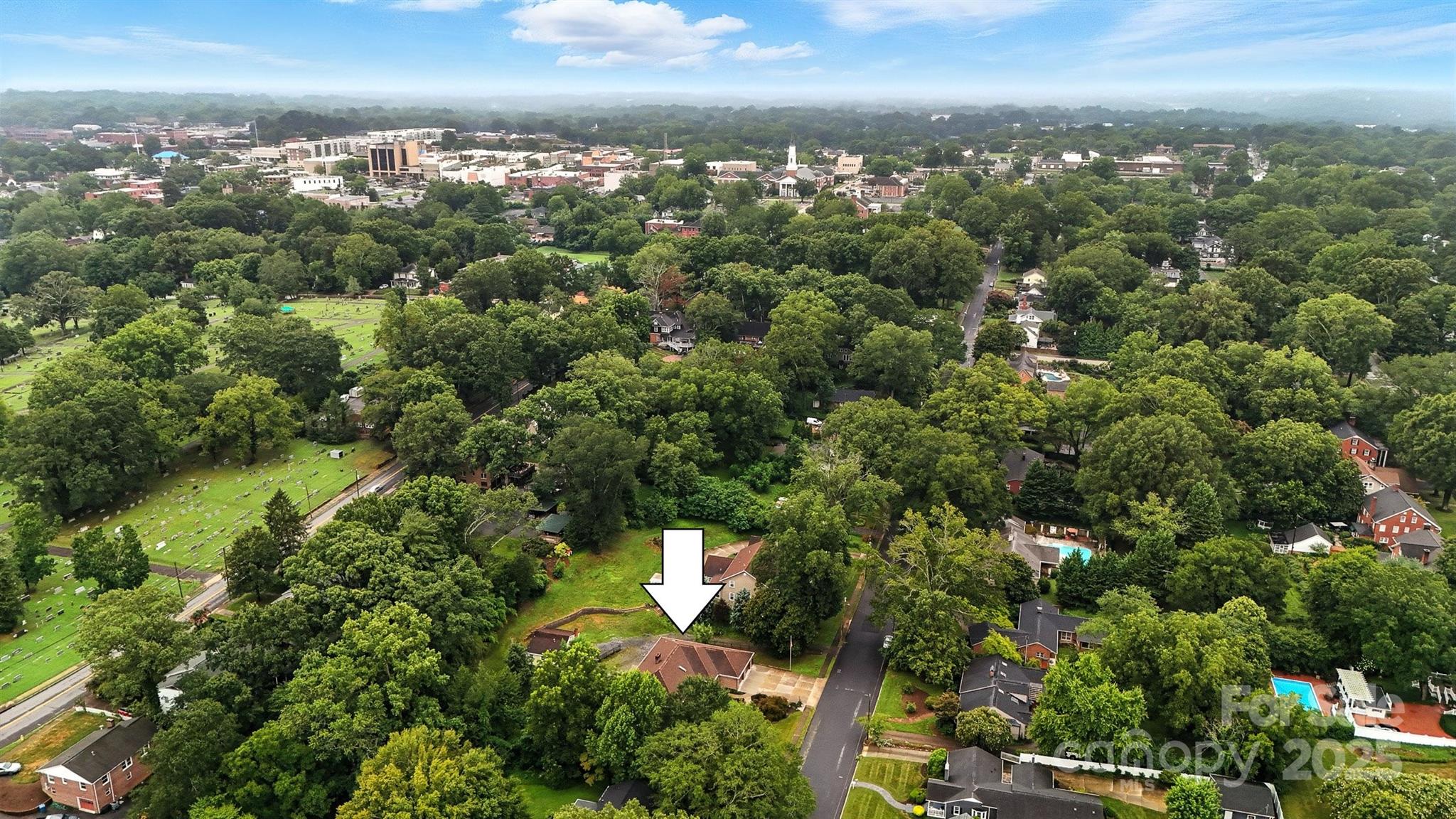 530 5th Street NW — Hickory