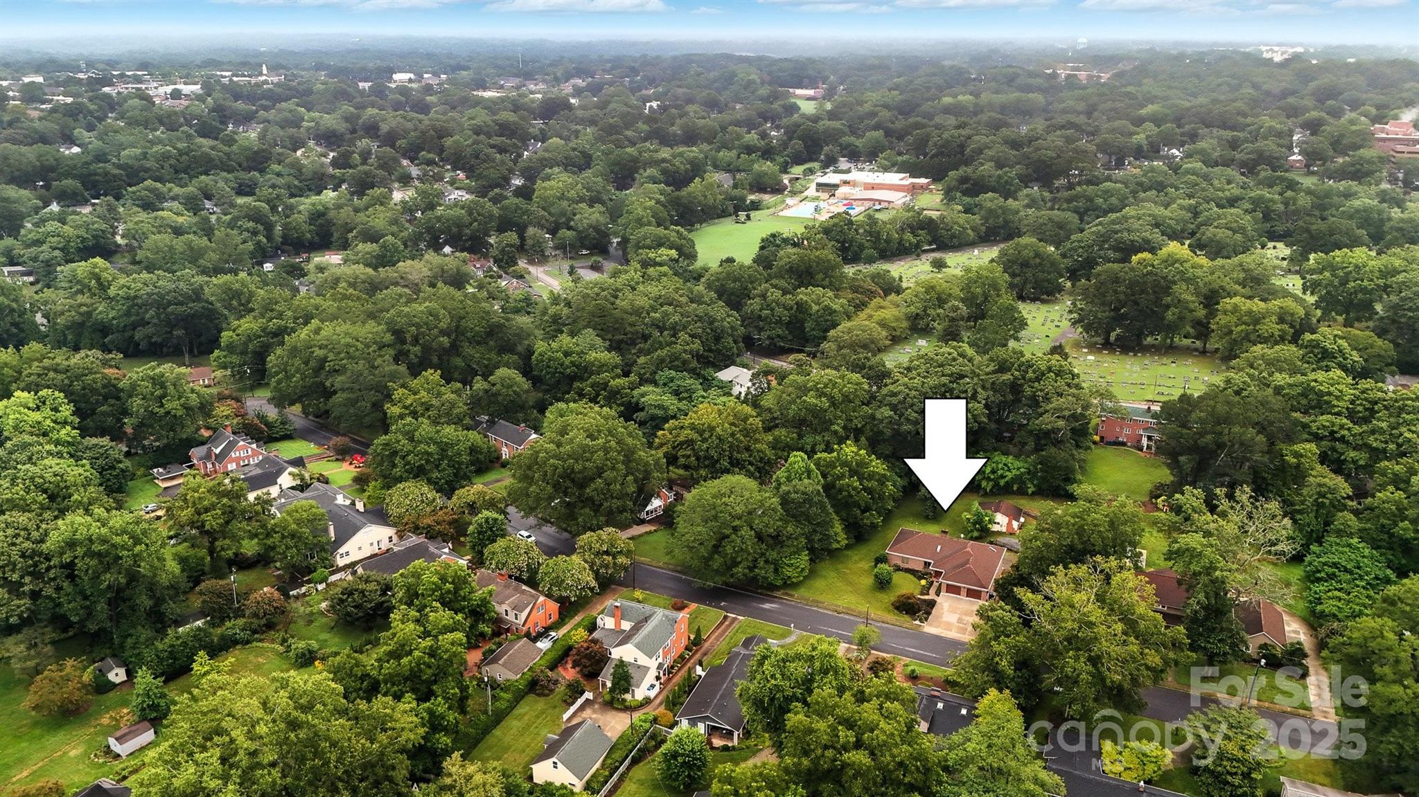 530 5th Street NW — Hickory