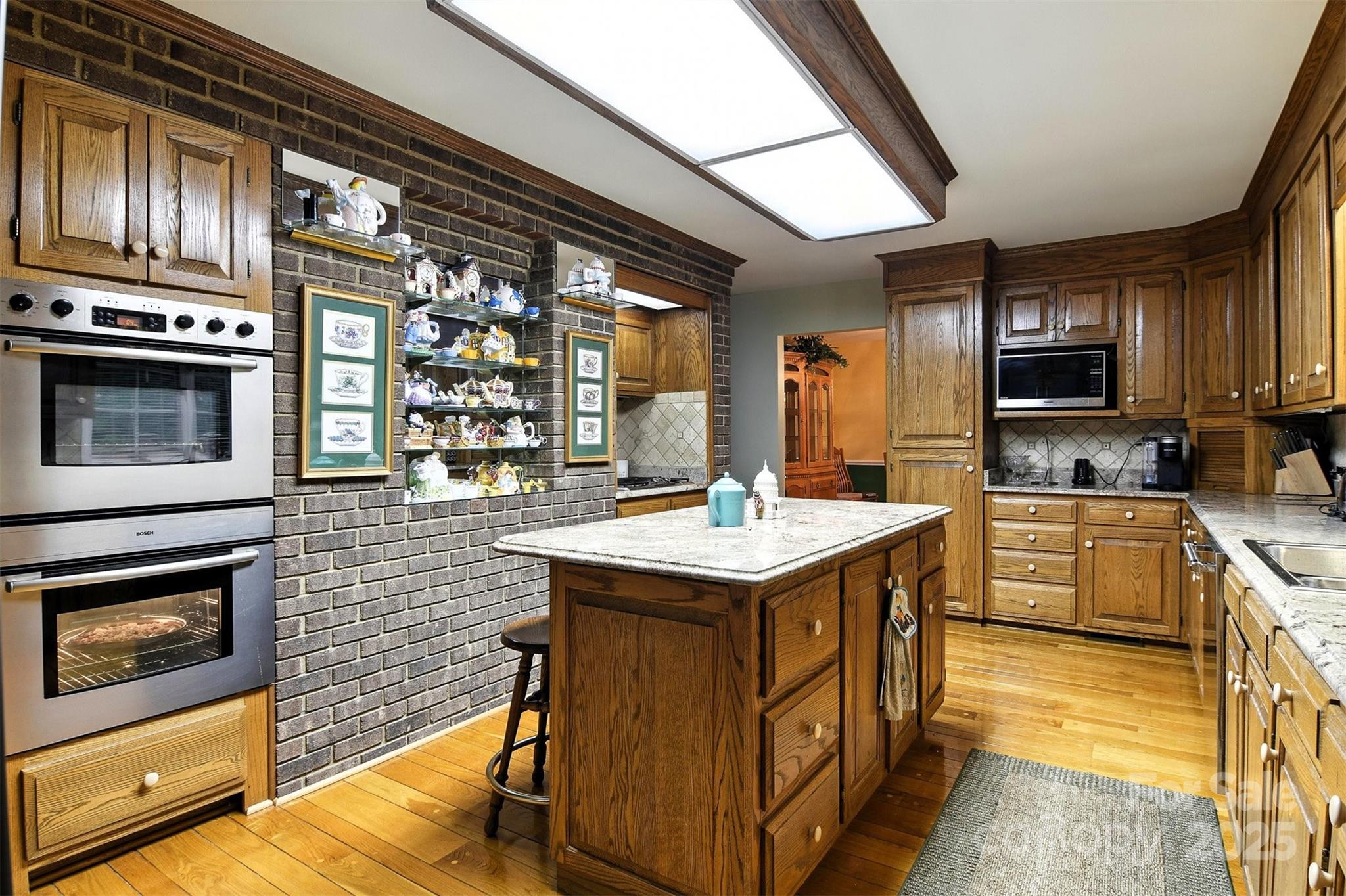 530 5th Street NW — Hickory