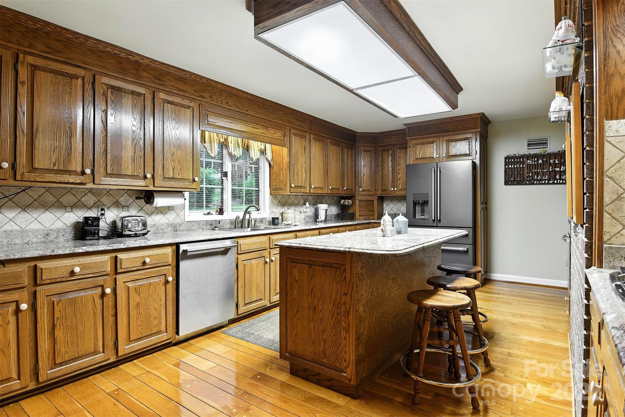 530 5th Street NW — Hickory