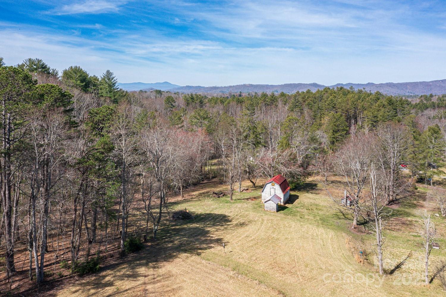 117 Woods View Trail — Fairview