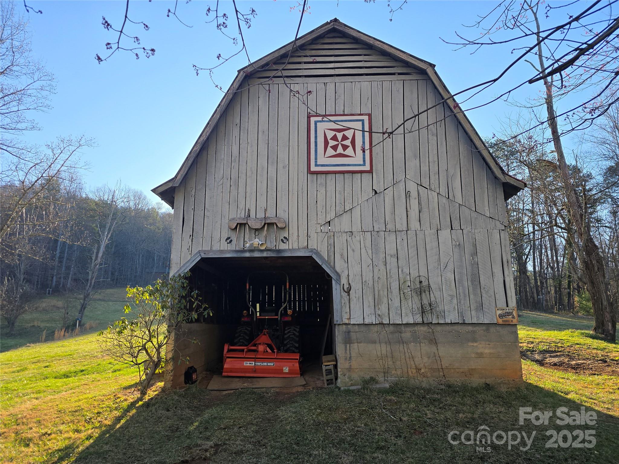 117 Woods View Trail — Fairview