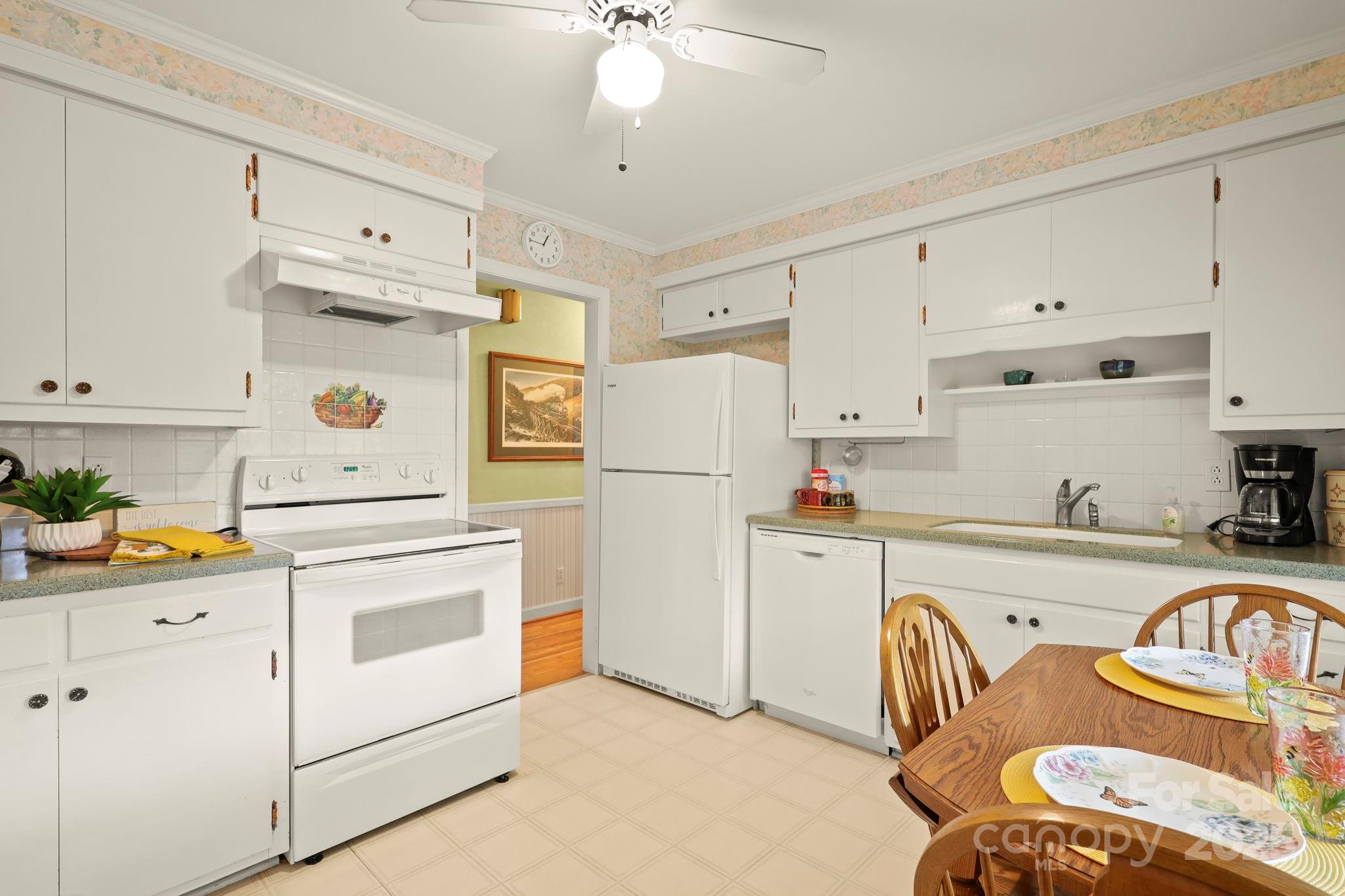 1074 Nikanor Road — West Jefferson