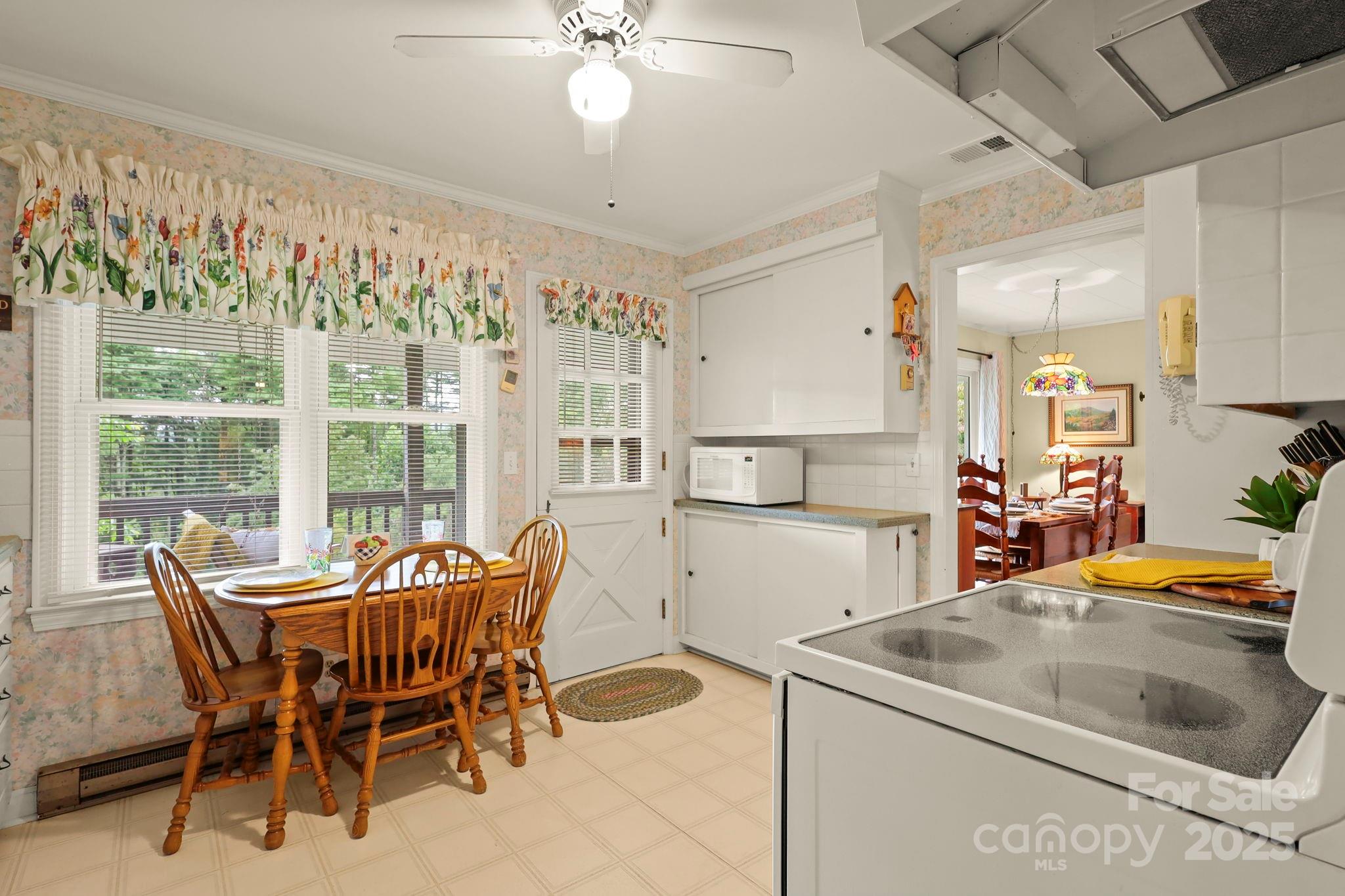 1074 Nikanor Road — West Jefferson