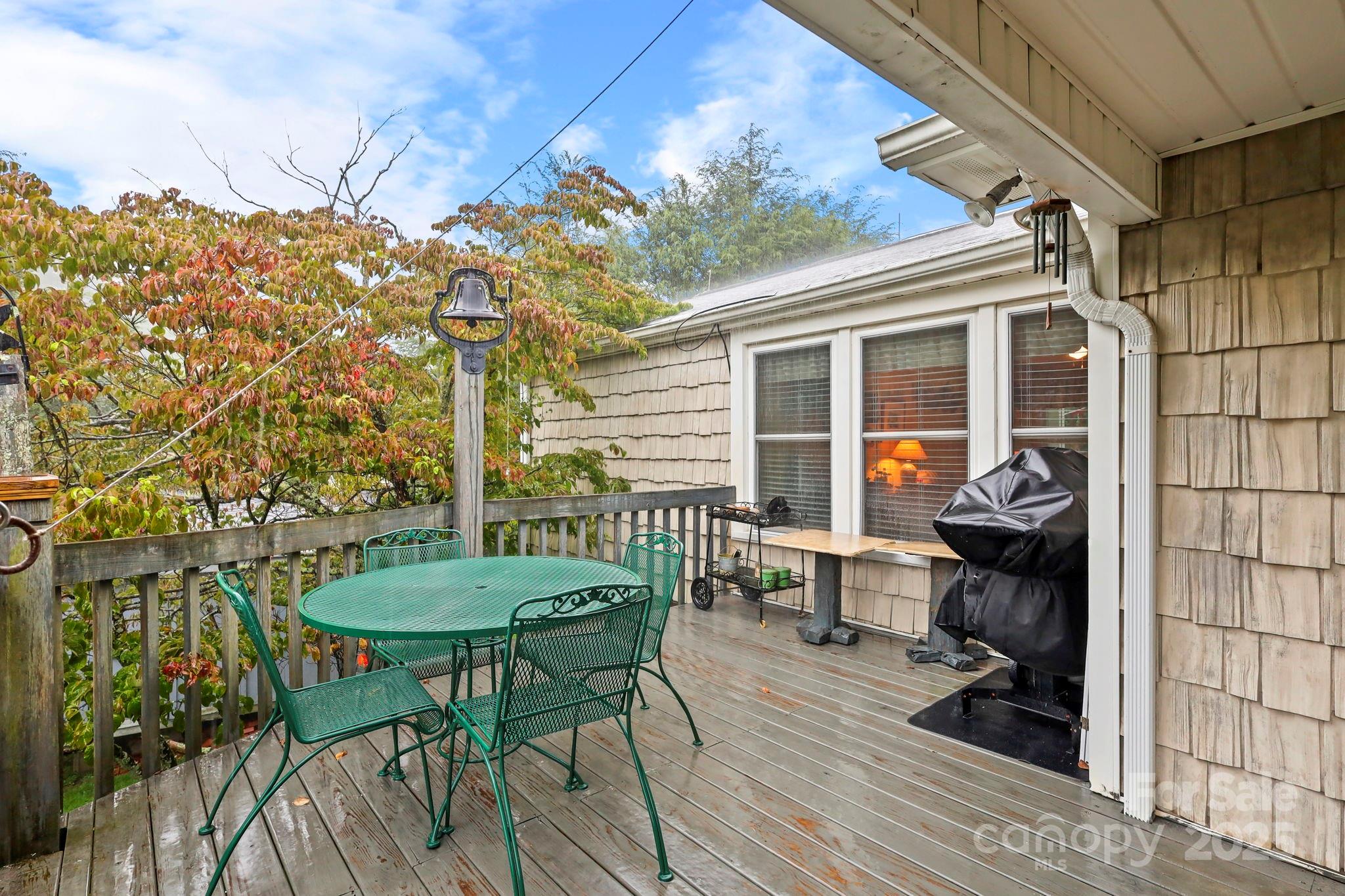 1074 Nikanor Road — West Jefferson