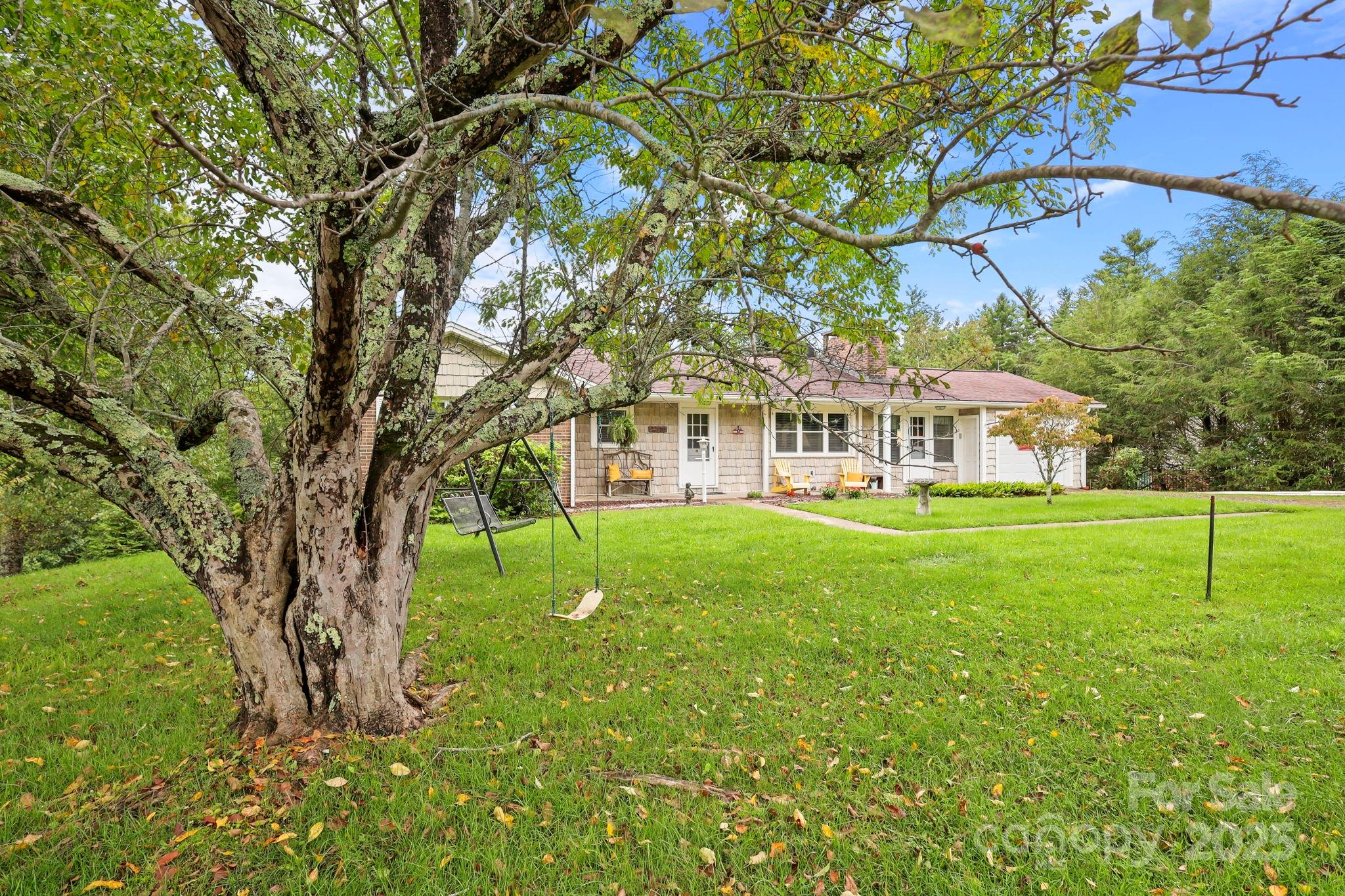 1074 Nikanor Road — West Jefferson