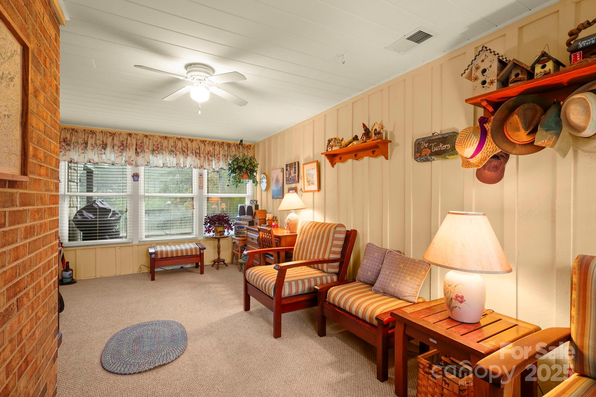 1074 Nikanor Road — West Jefferson