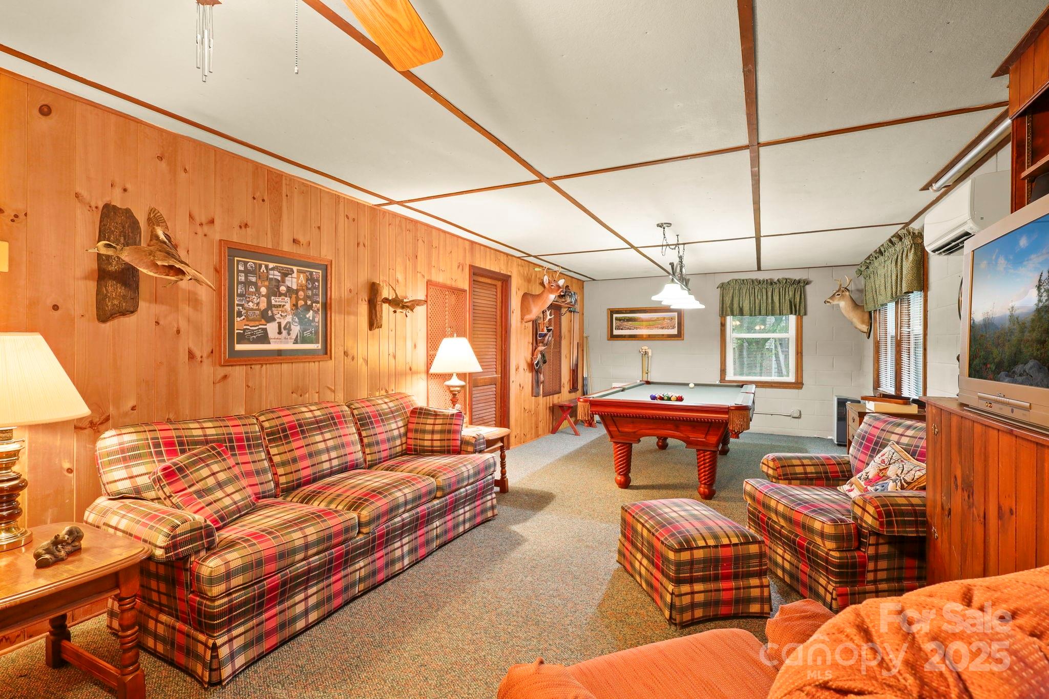 1074 Nikanor Road — West Jefferson