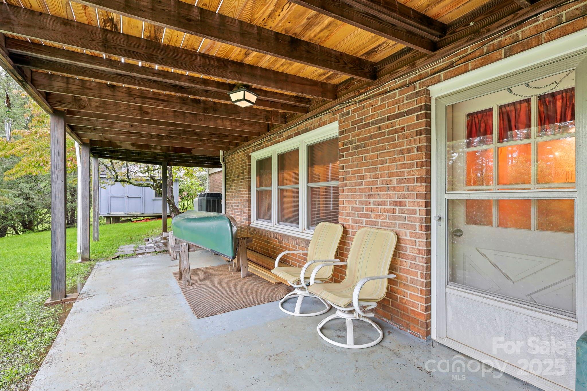 1074 Nikanor Road — West Jefferson