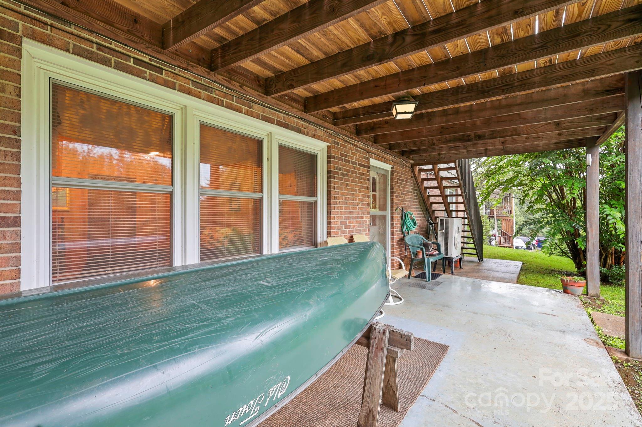 1074 Nikanor Road — West Jefferson