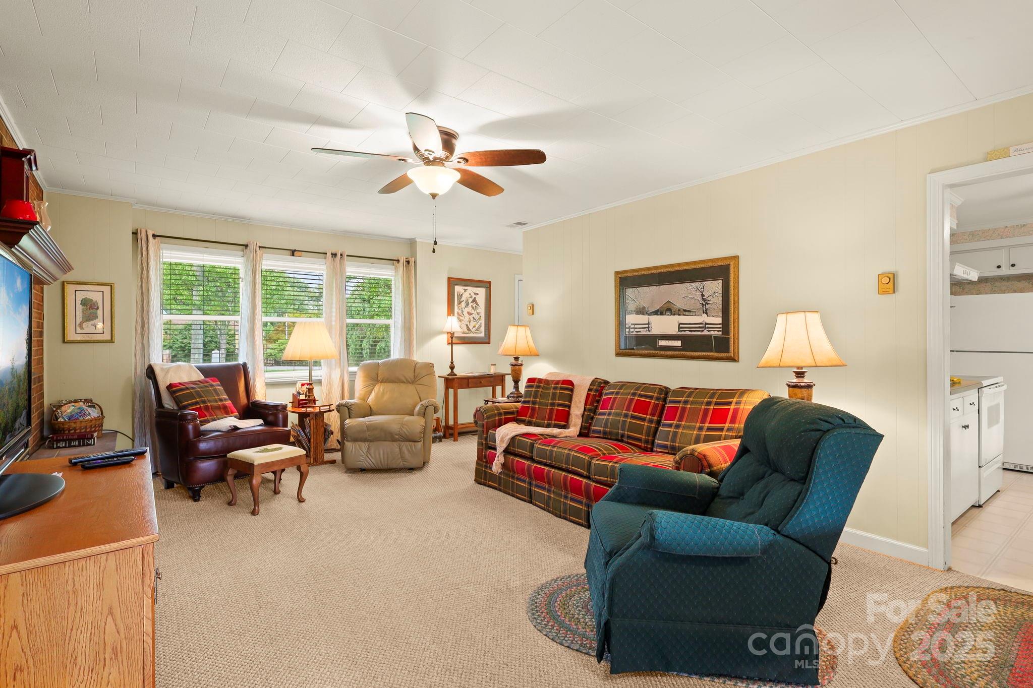 1074 Nikanor Road — West Jefferson