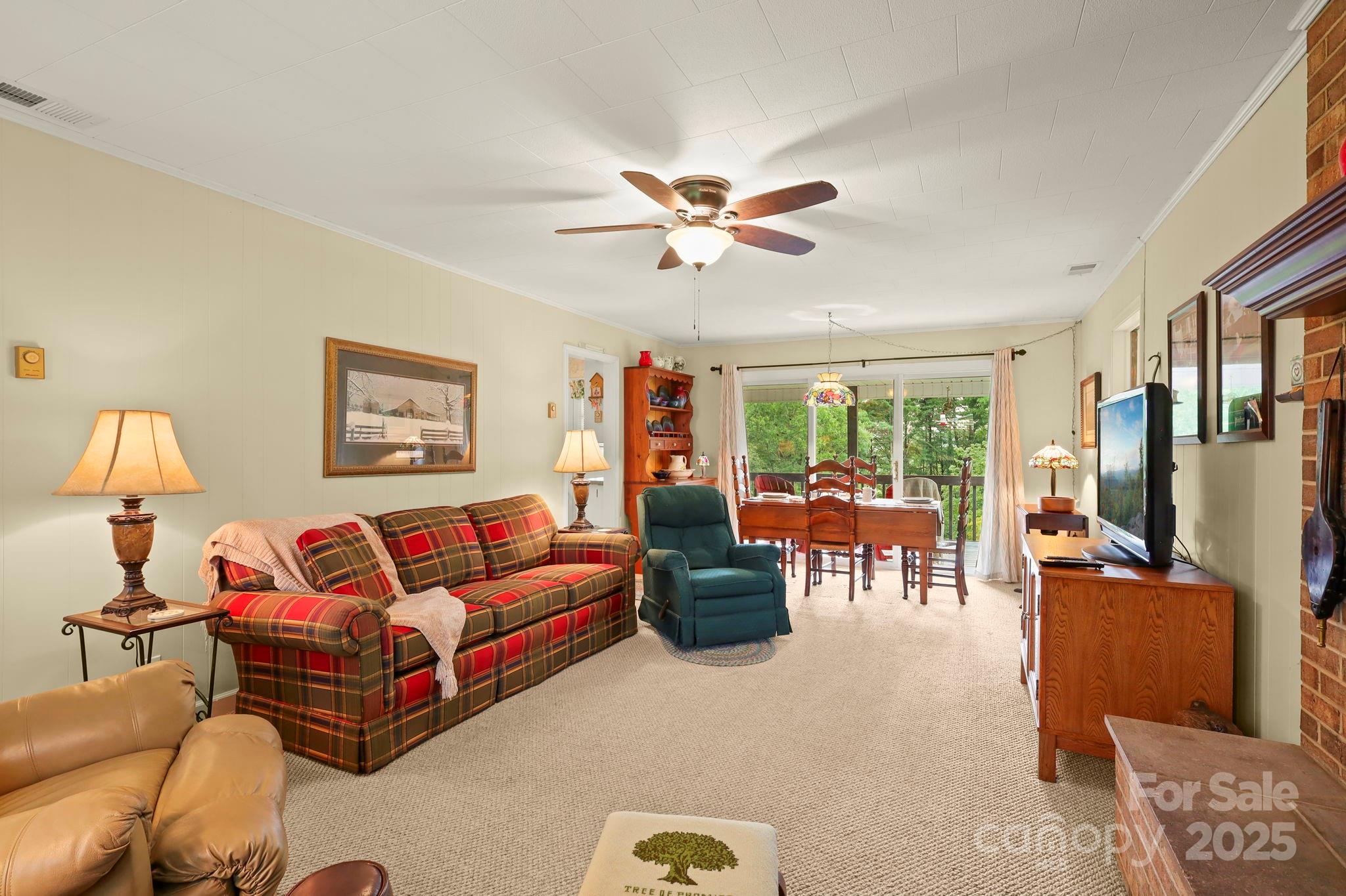1074 Nikanor Road — West Jefferson