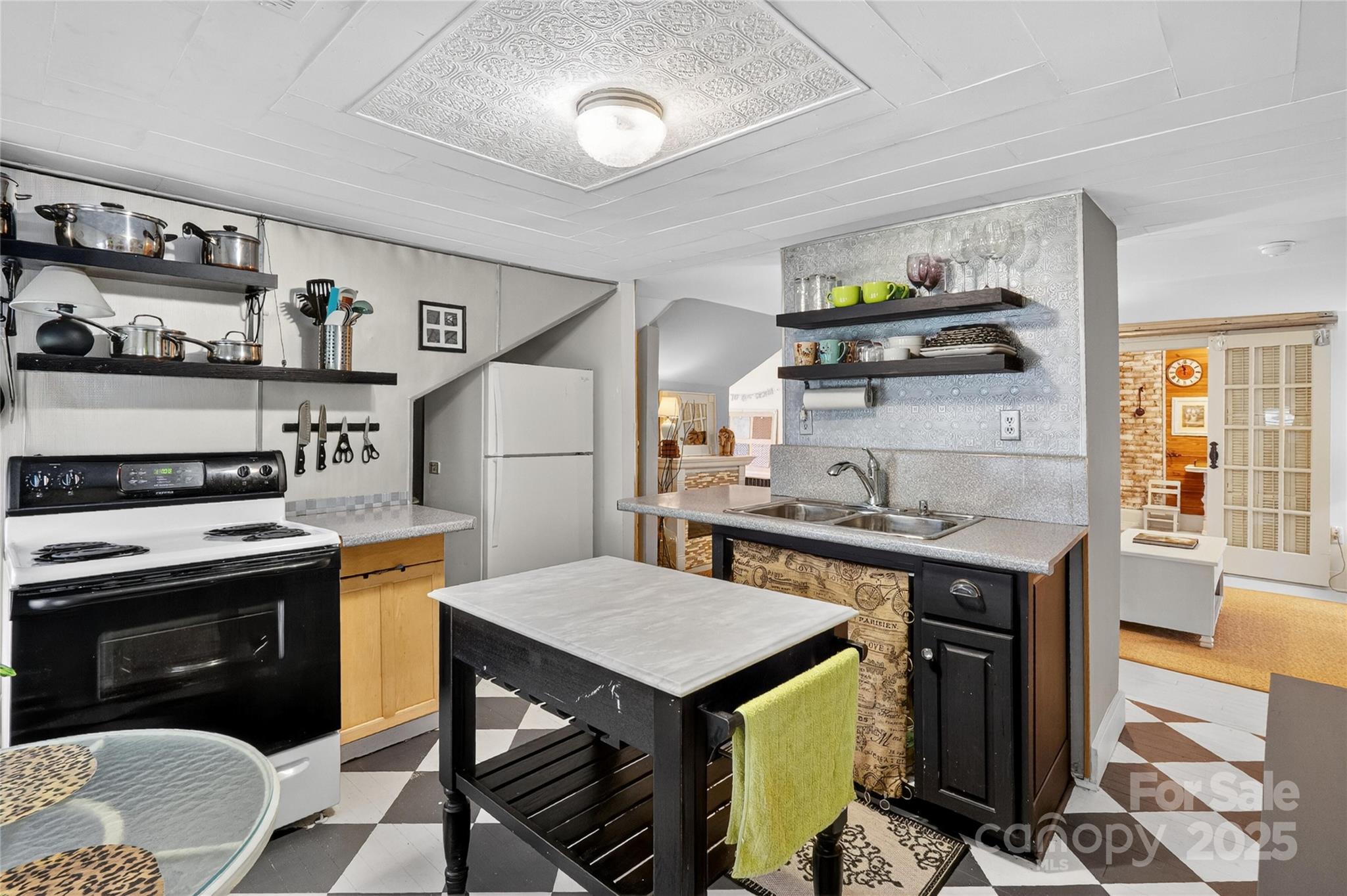 178 S Caldwell Street — Brevard