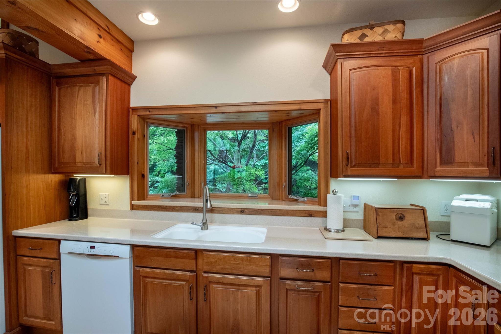 300 Sweet Birch Lane — Tuckasegee