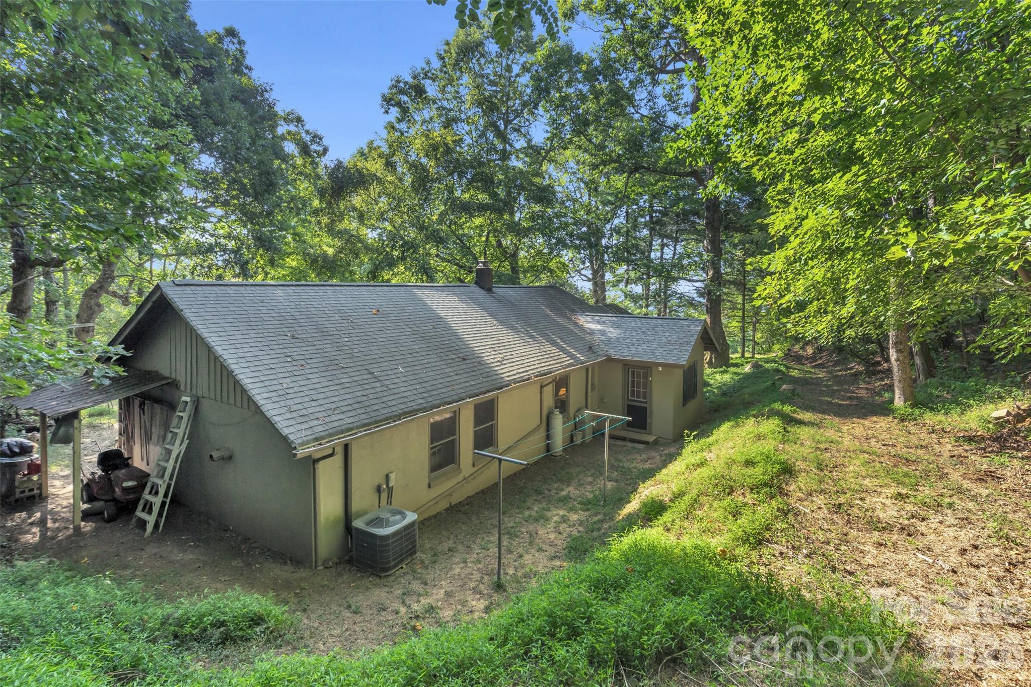 3605 Skyuka Mountain Road — Columbus