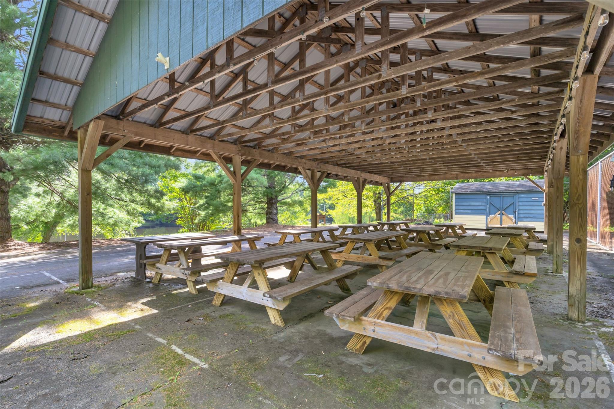 3605 Skyuka Mountain Road — Columbus