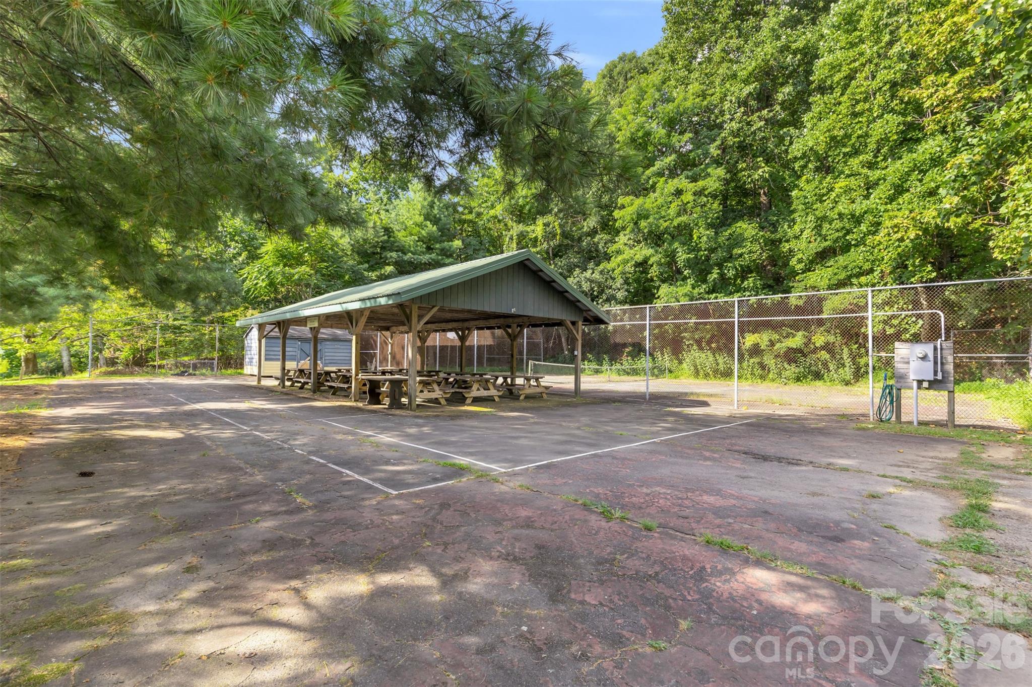3605 Skyuka Mountain Road — Columbus