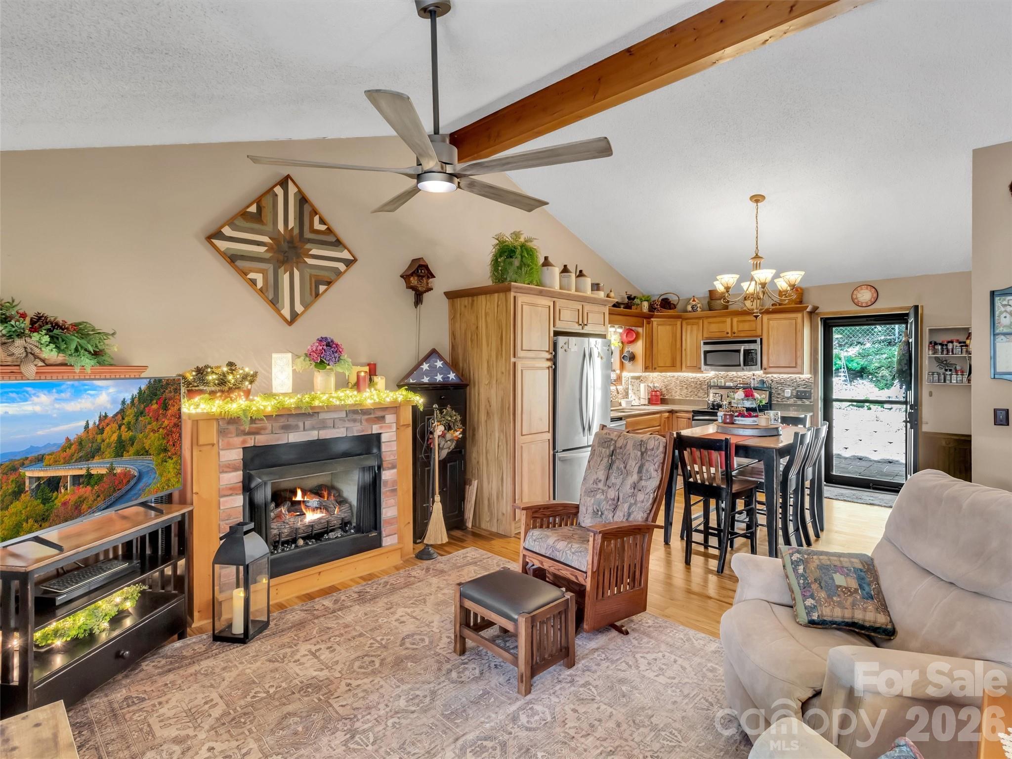 346 Wendy Way — Clyde