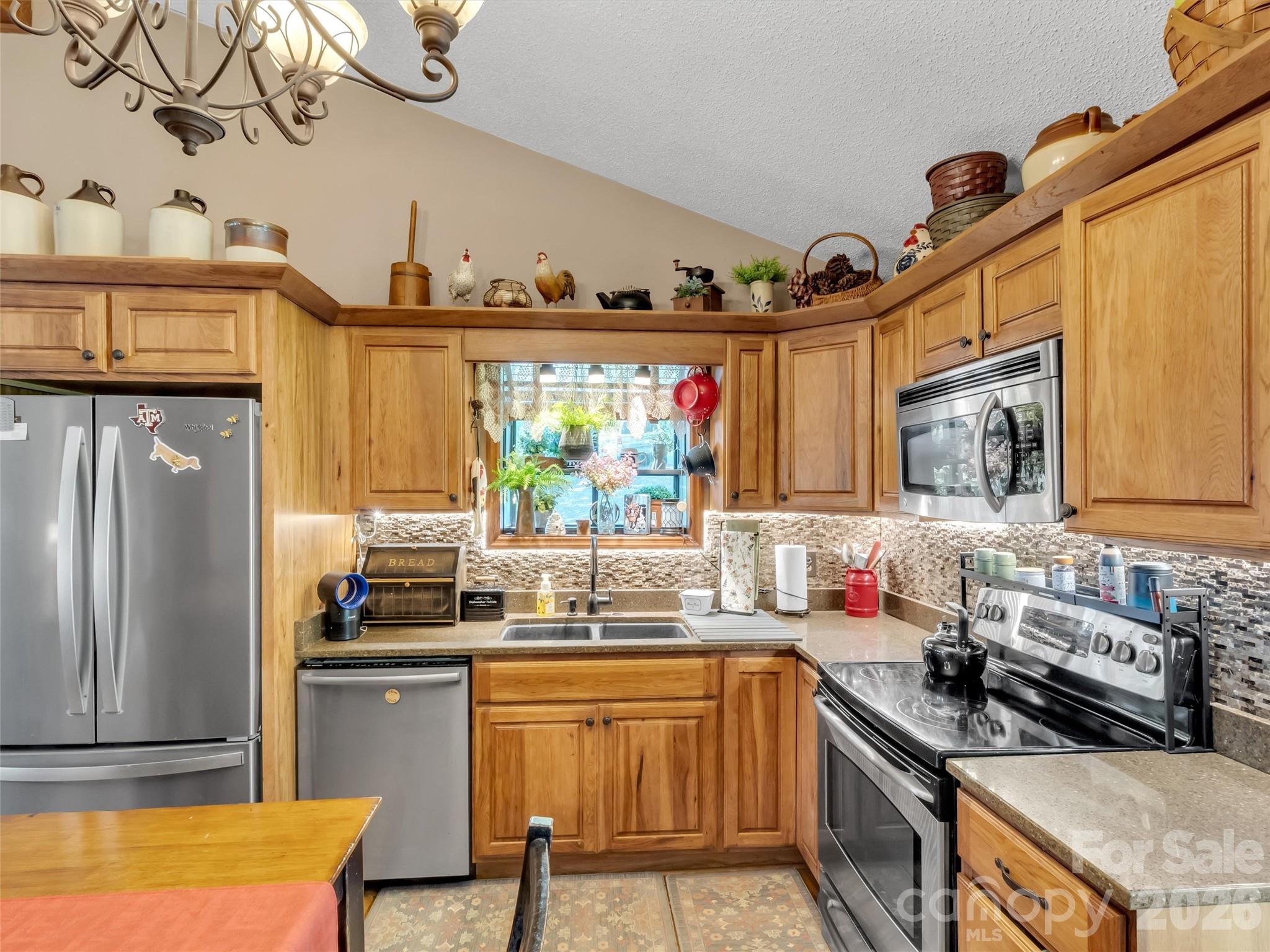 346 Wendy Way — Clyde