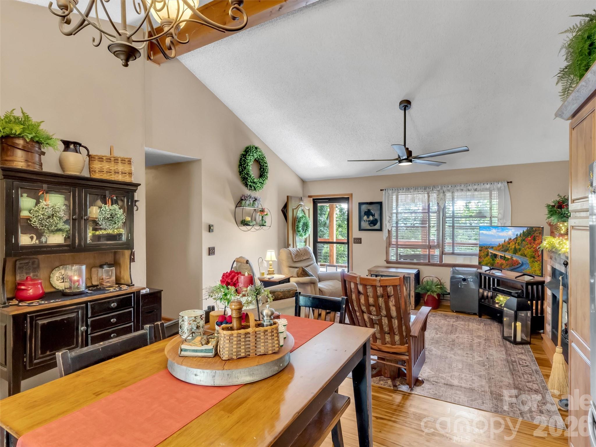 346 Wendy Way — Clyde