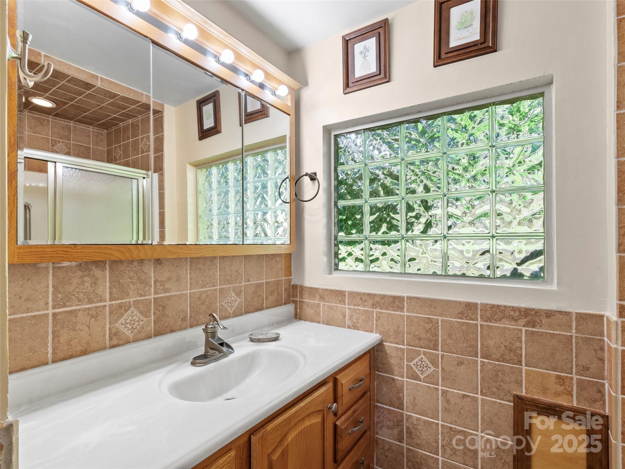 894 Mckinney Gap Drive — Mars Hill