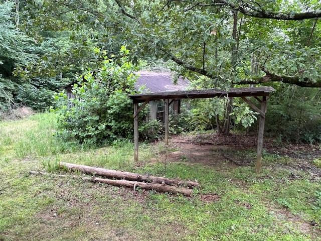 584 Groves Road — Union Mills