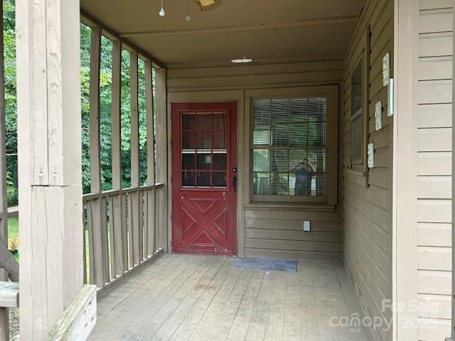 584 Groves Road — Union Mills
