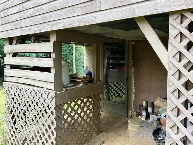 584 Groves Road — Union Mills