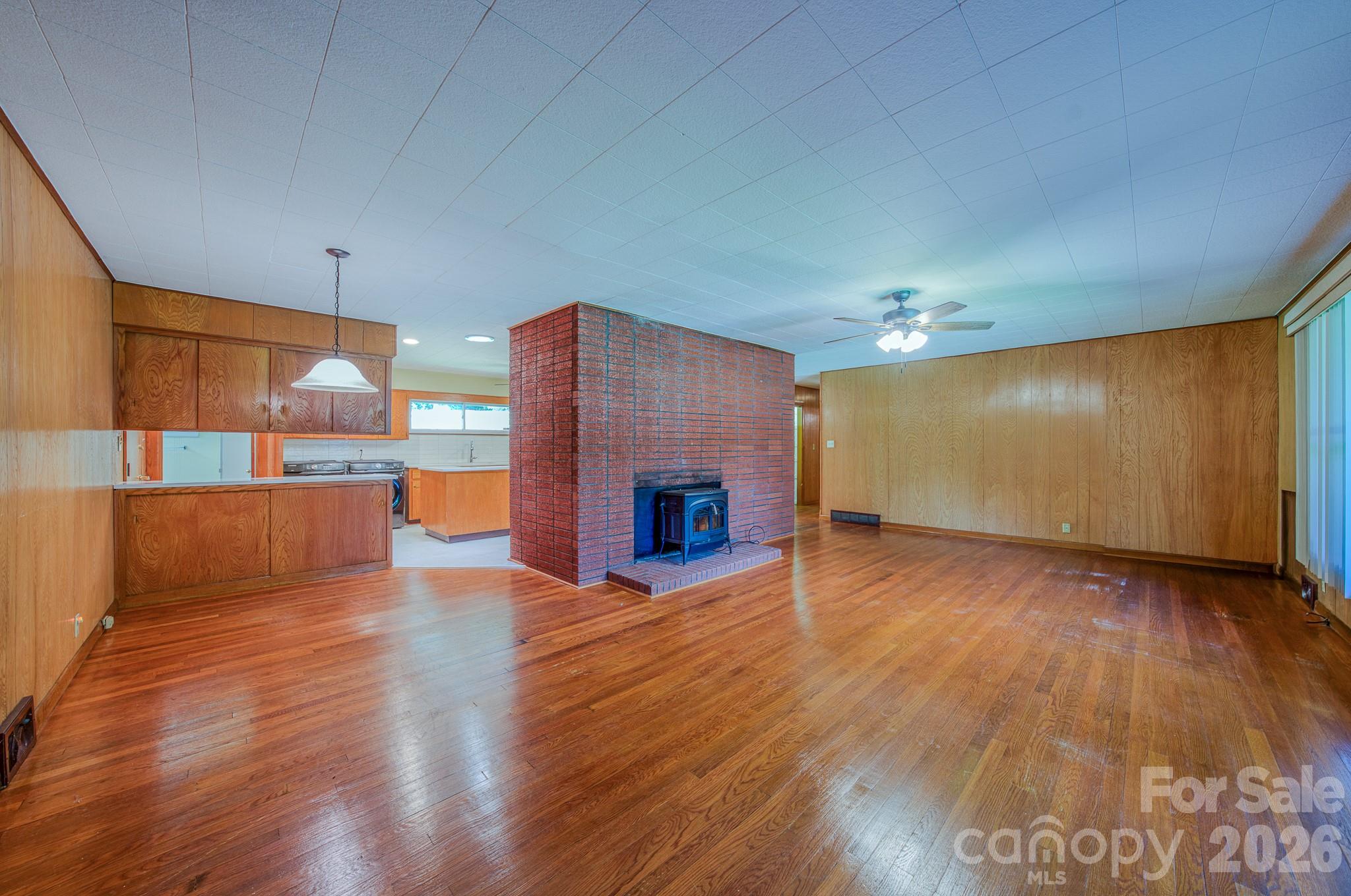 105 Alexander Avenue — Swannanoa