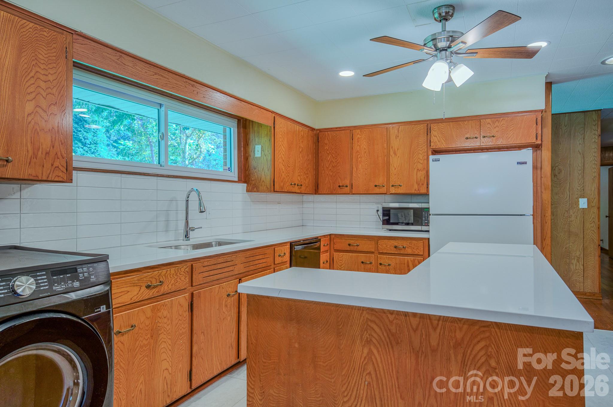 105 Alexander Avenue — Swannanoa