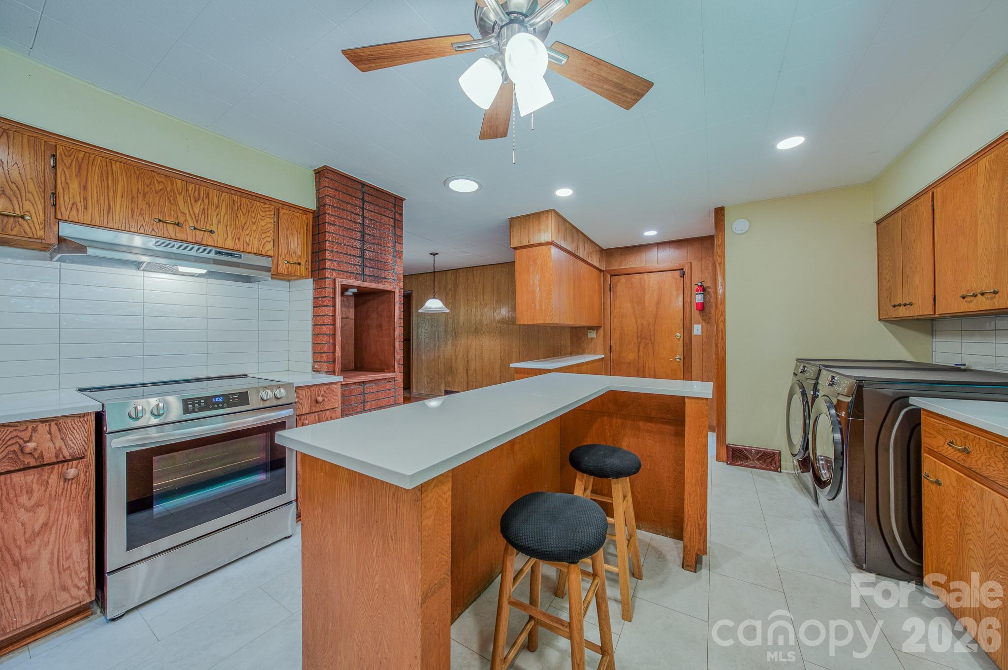 105 Alexander Avenue — Swannanoa