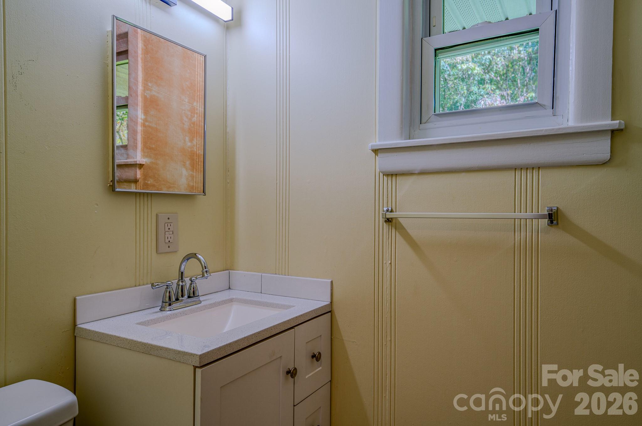105 Alexander Avenue — Swannanoa