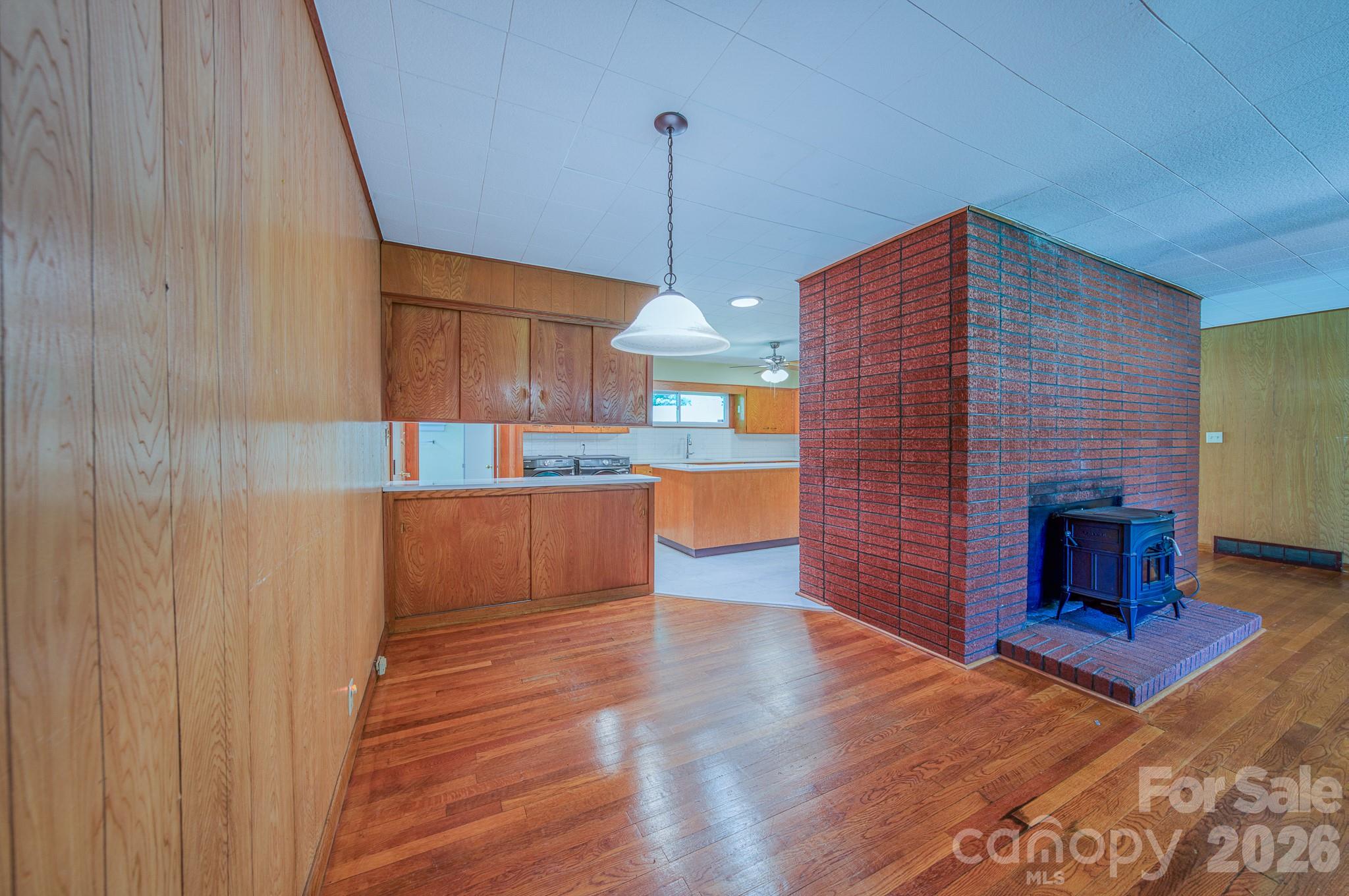 105 Alexander Avenue — Swannanoa
