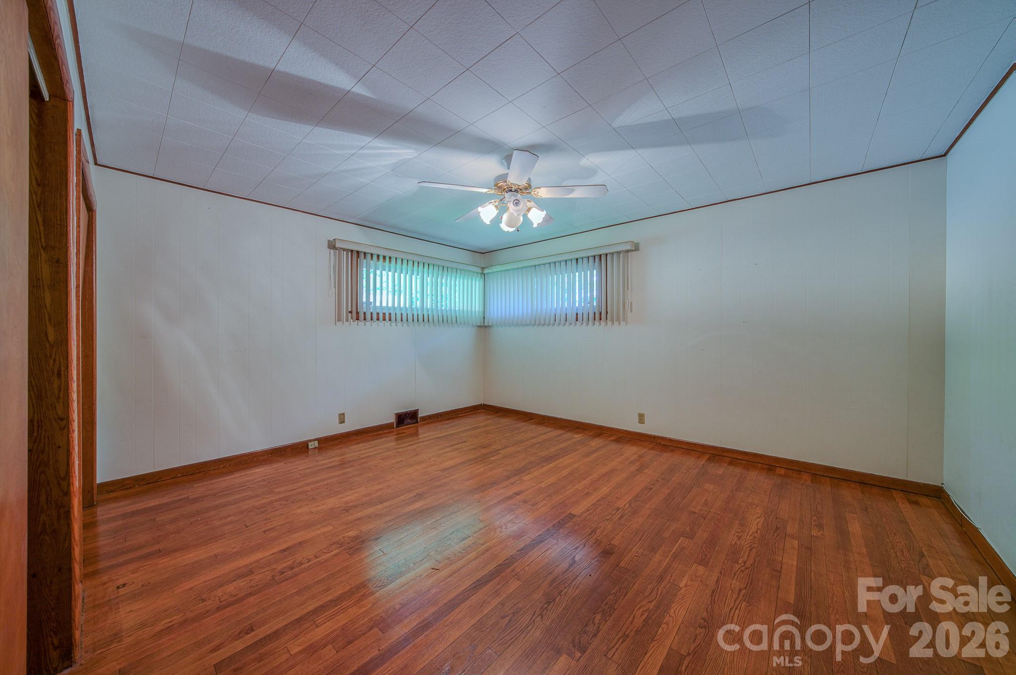 105 Alexander Avenue — Swannanoa
