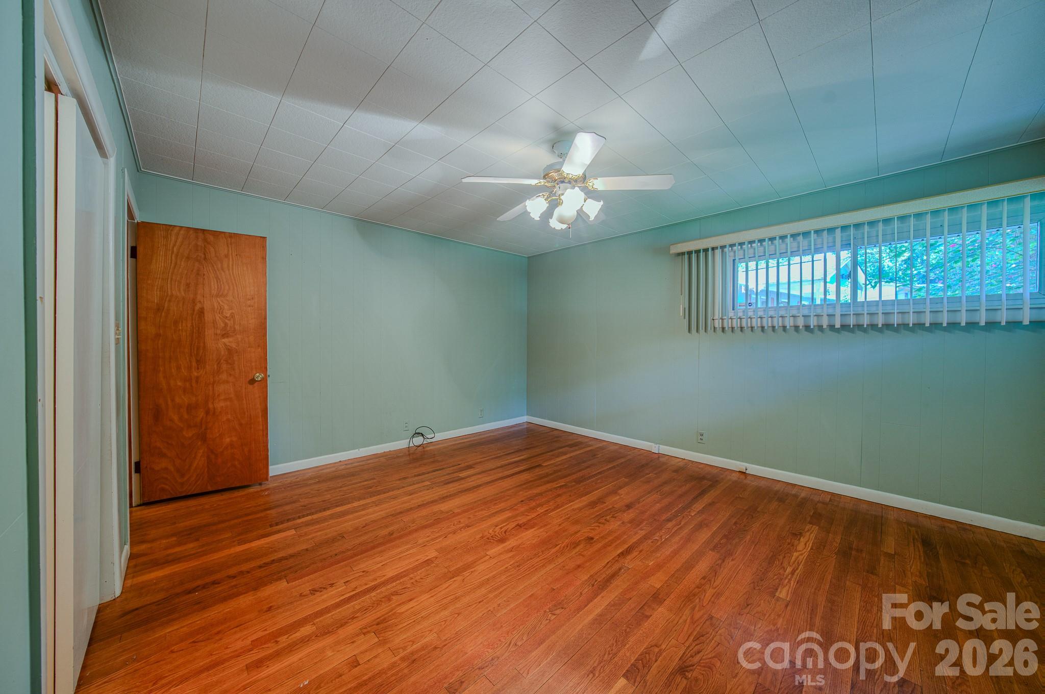 105 Alexander Avenue — Swannanoa
