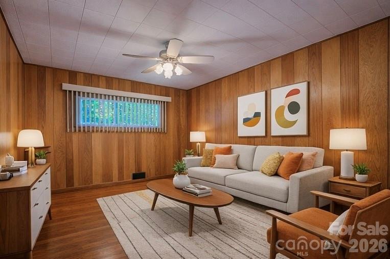 105 Alexander Avenue — Swannanoa