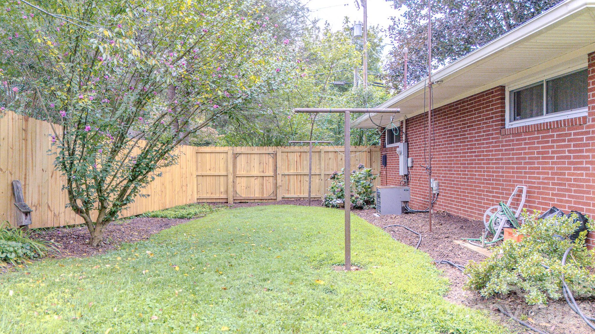 105 Alexander Avenue — Swannanoa