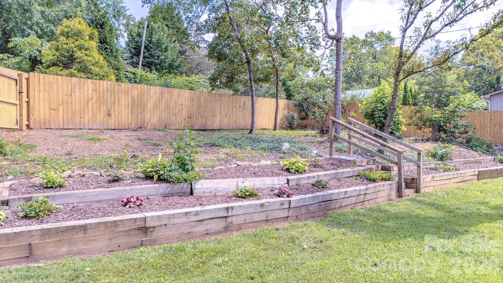 105 Alexander Avenue — Swannanoa