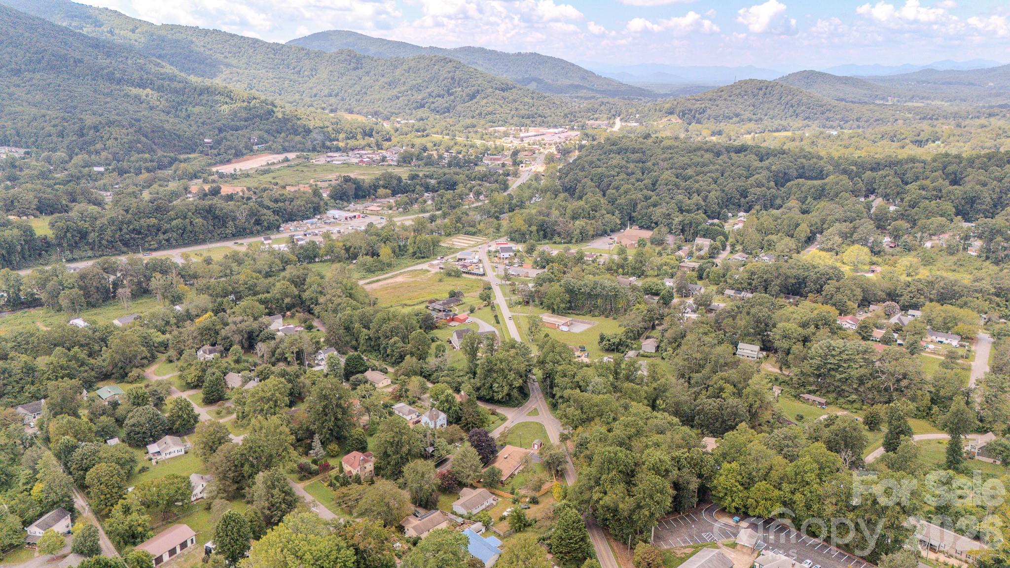 105 Alexander Avenue — Swannanoa