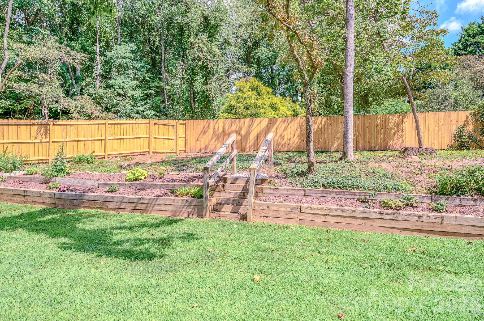 105 Alexander Avenue — Swannanoa