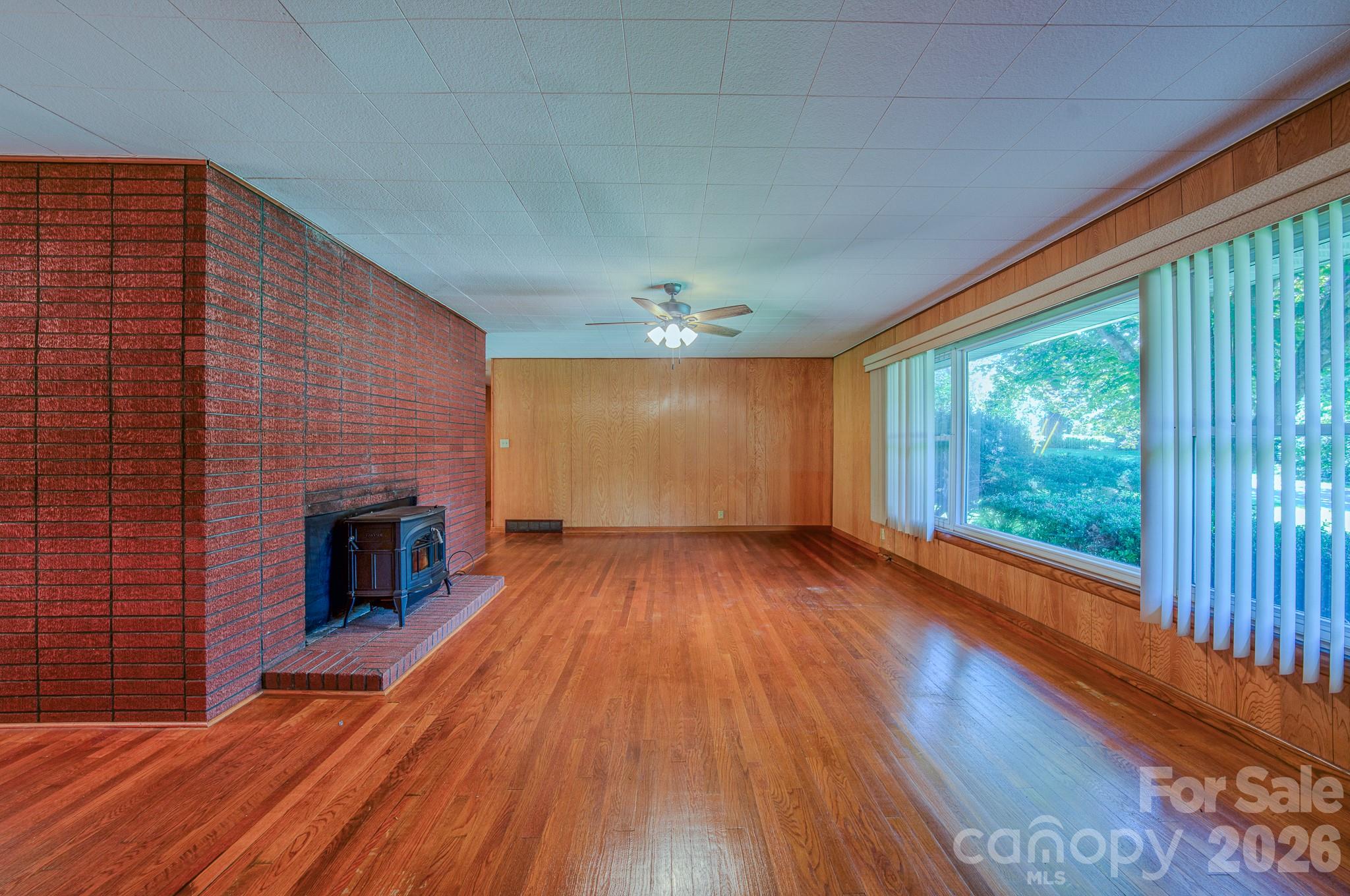 105 Alexander Avenue — Swannanoa