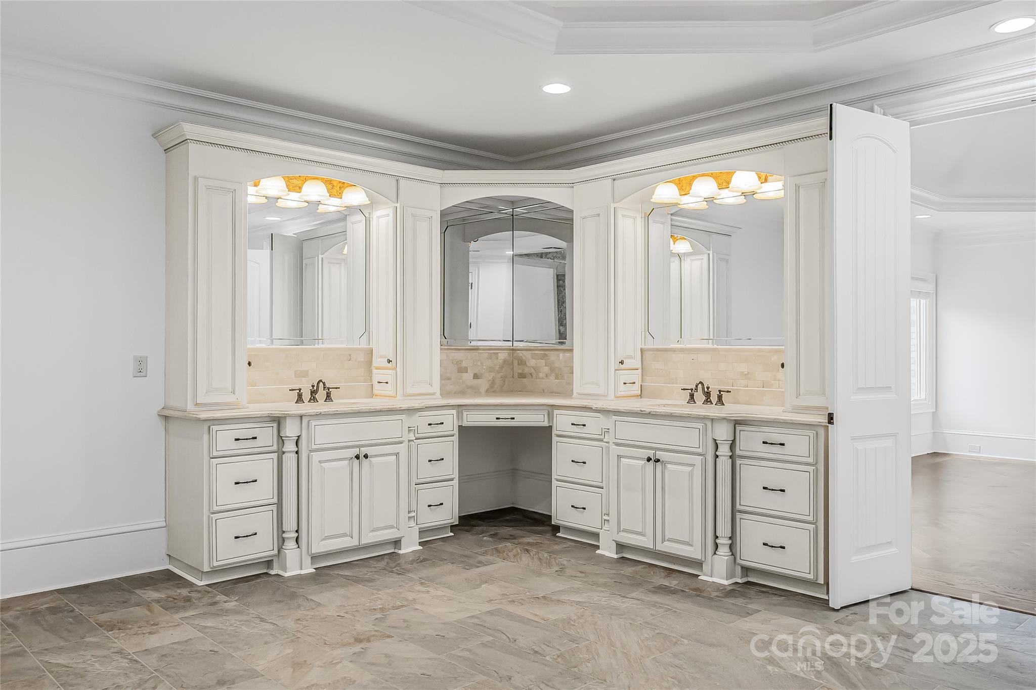 612 Beauhaven Lane — Waxhaw