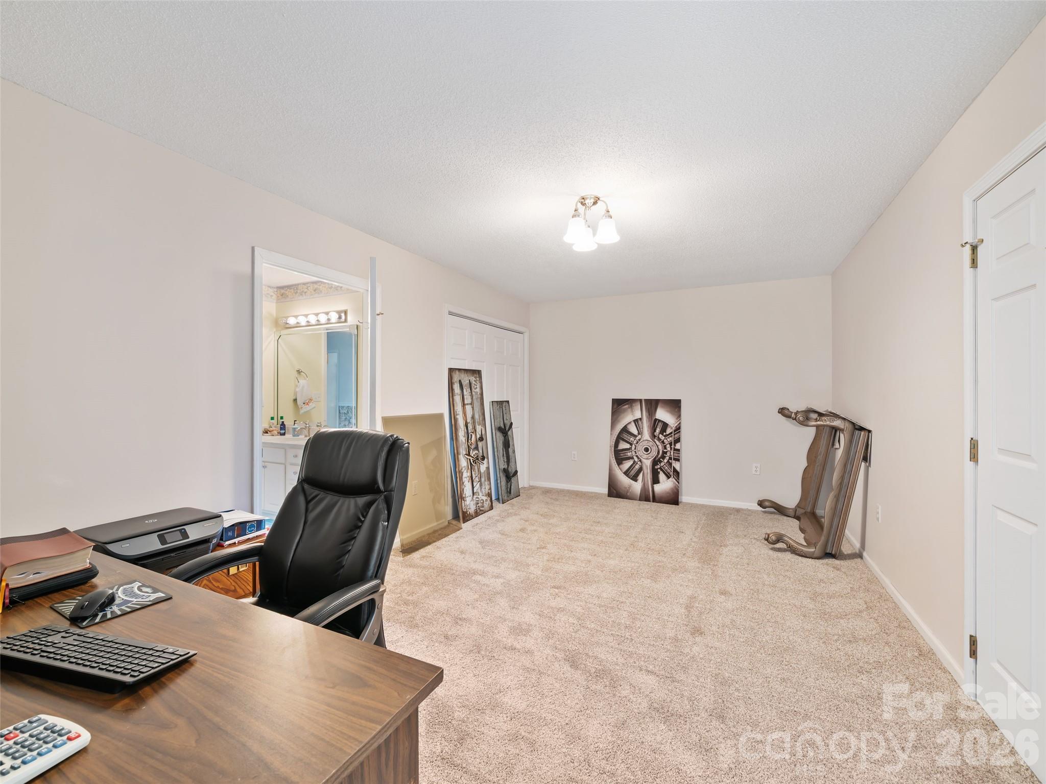 124 W Dogwood Circle — Burnsville